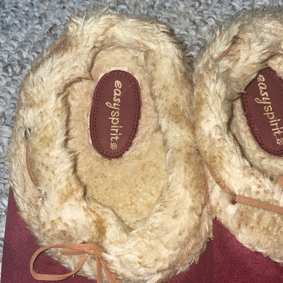 Slippers - Picture 2 of 3